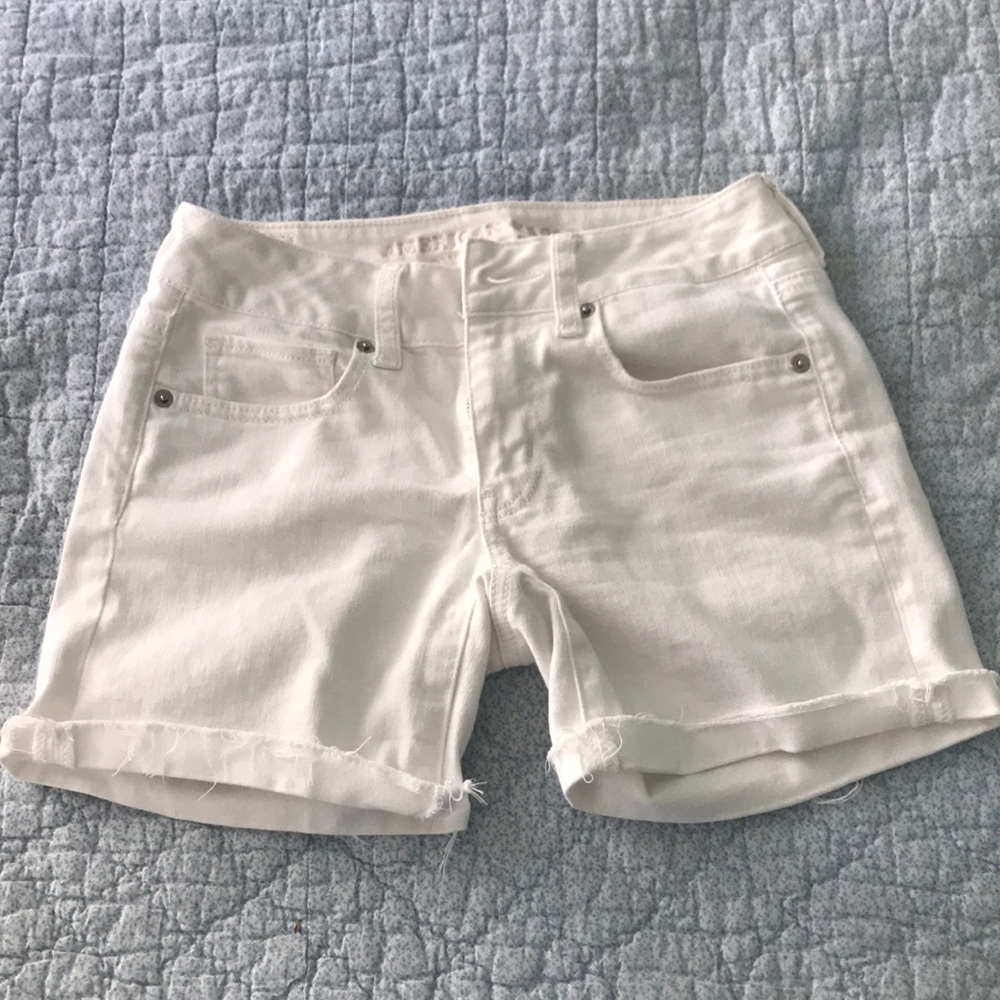 American eagle white midi shorts (2)